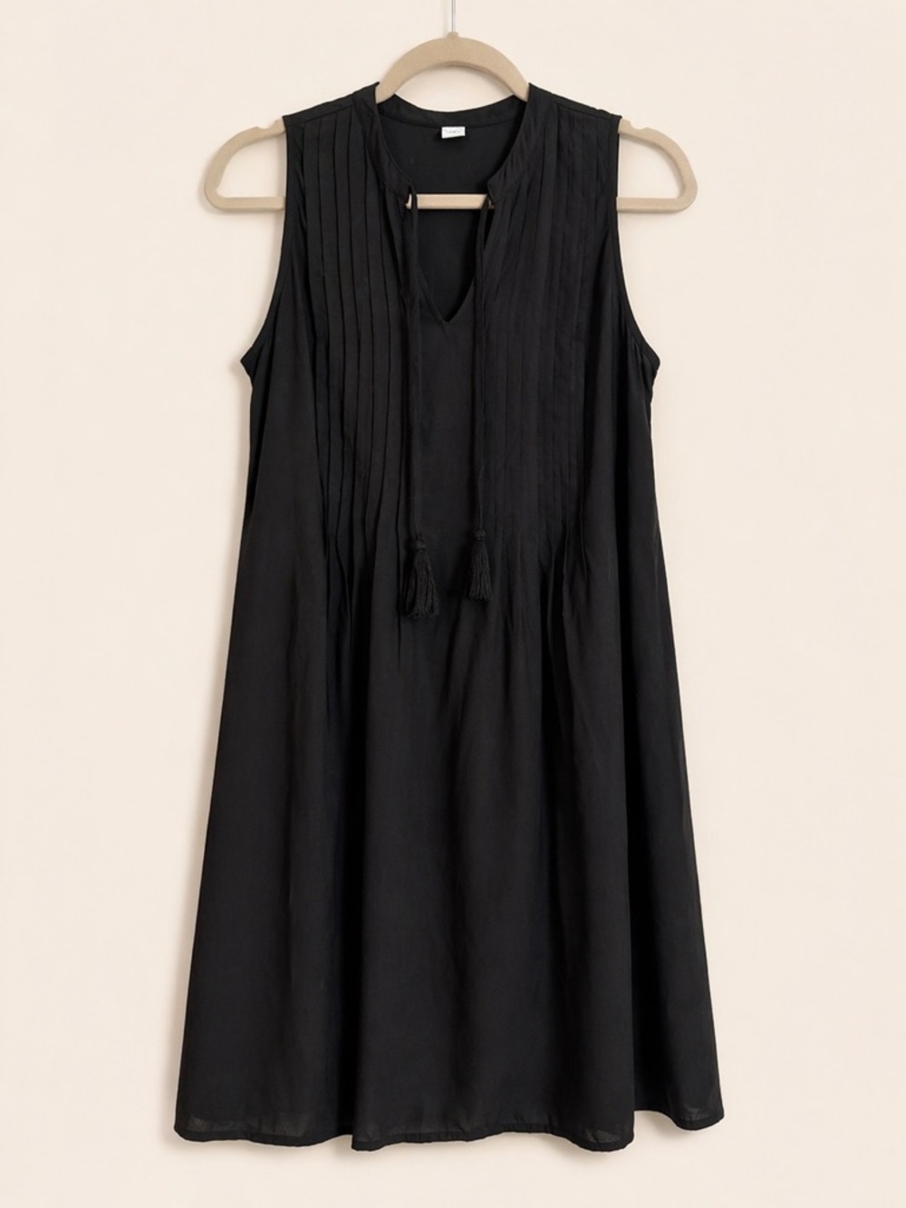 Old Navy Black Boho Tassel Tie Swing Dress – Size XS – Sleeveless Pleated Tunic